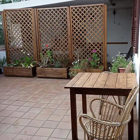 펜션 Comfortable House 10 Minutes From The Sea