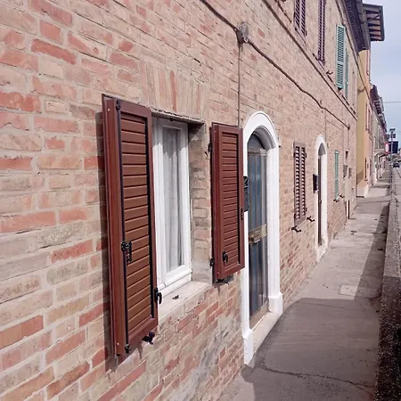Comfortable House 10 Minutes From The Sea 度假居 *